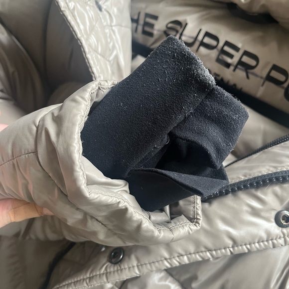 Aritzia Super Puff High Gloss 2XS - Picture 13 of 16